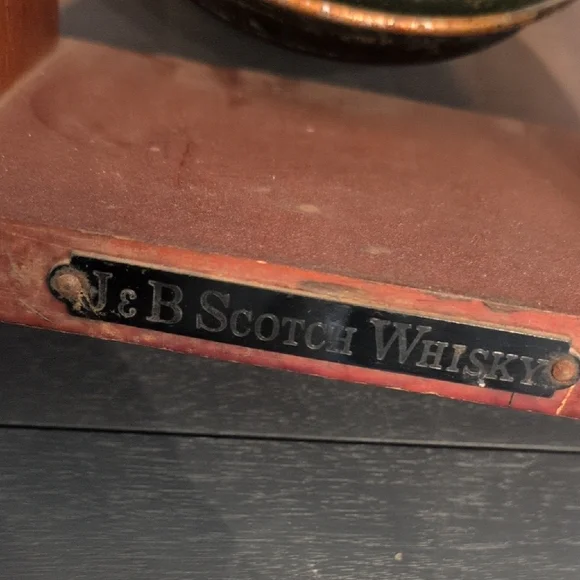 Rare Blended Scotch Whisky - Green and Red - Picture 3 of 9